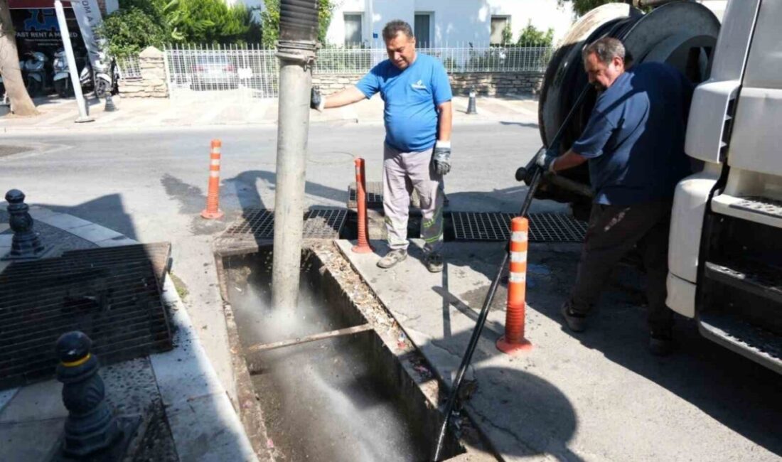 Bodrum Belediyesi, ilçe genelindeki yağmur suyu hatları ve mazgalların temizliği