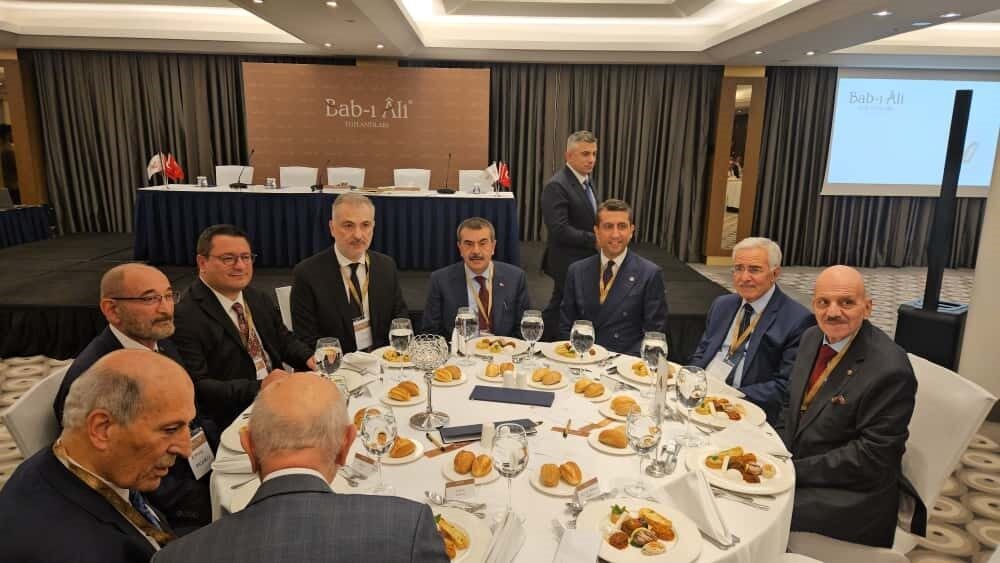 Milli Eğitim Bakanı Yusuf Tekin, Sarıyer'deki bir toplantıda eğitim sisteminde