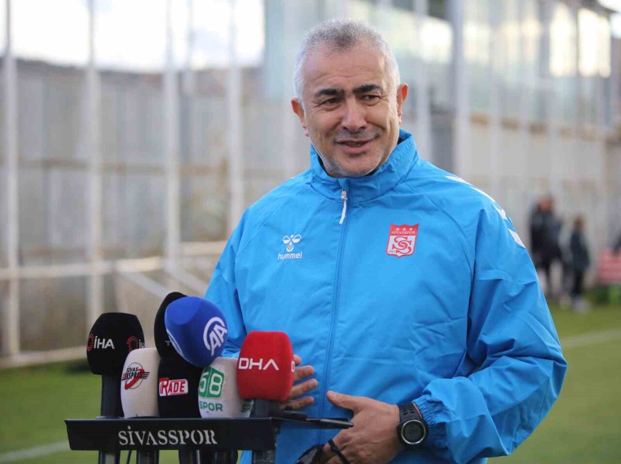 Sivasspor Teknik Direktörü Mehmet Altıparmak, play-off potasına ulaşmayı hedeflediklerini belirtti.