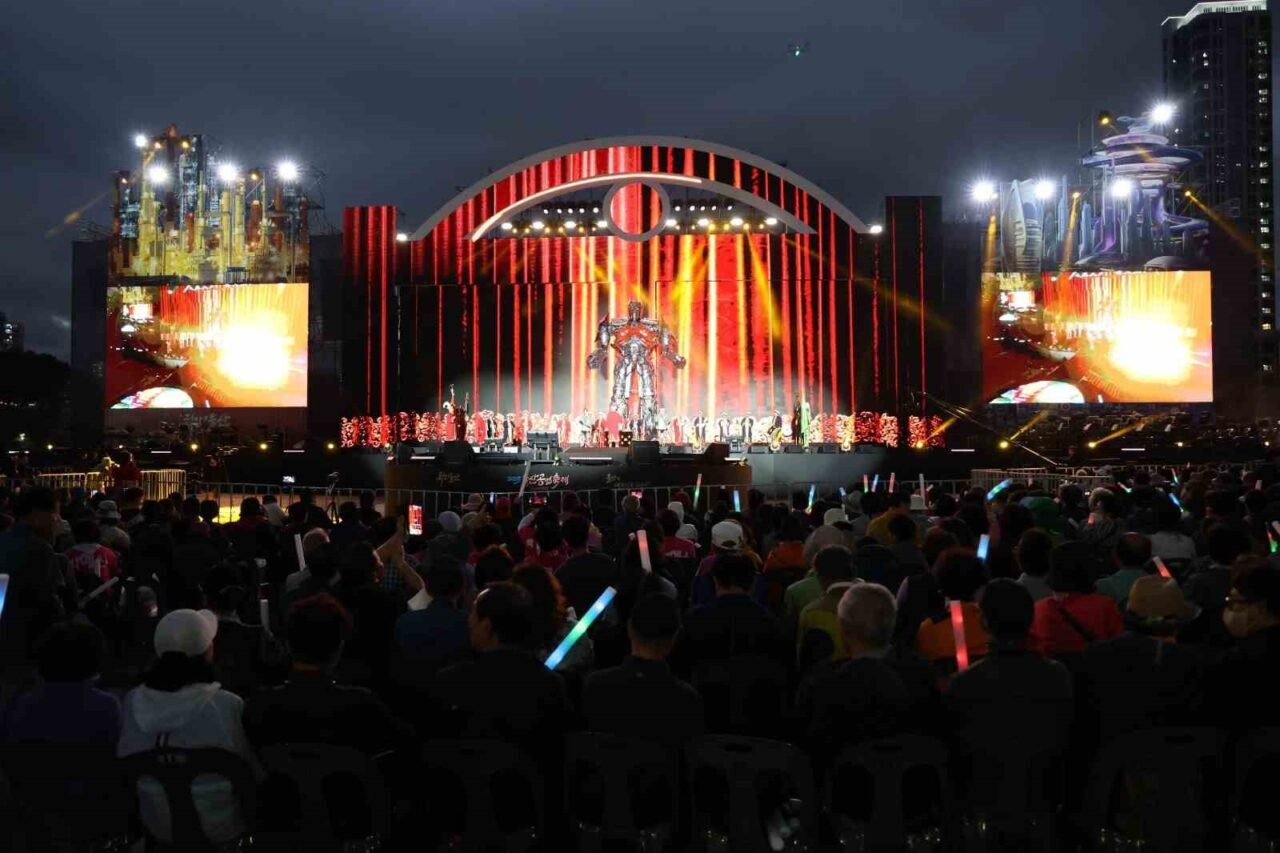 Güney Kore'deki Ulsan Sanayi Festivali'nde Kocaeli Büyükşehir Mehter Takımı, marşlarıyla