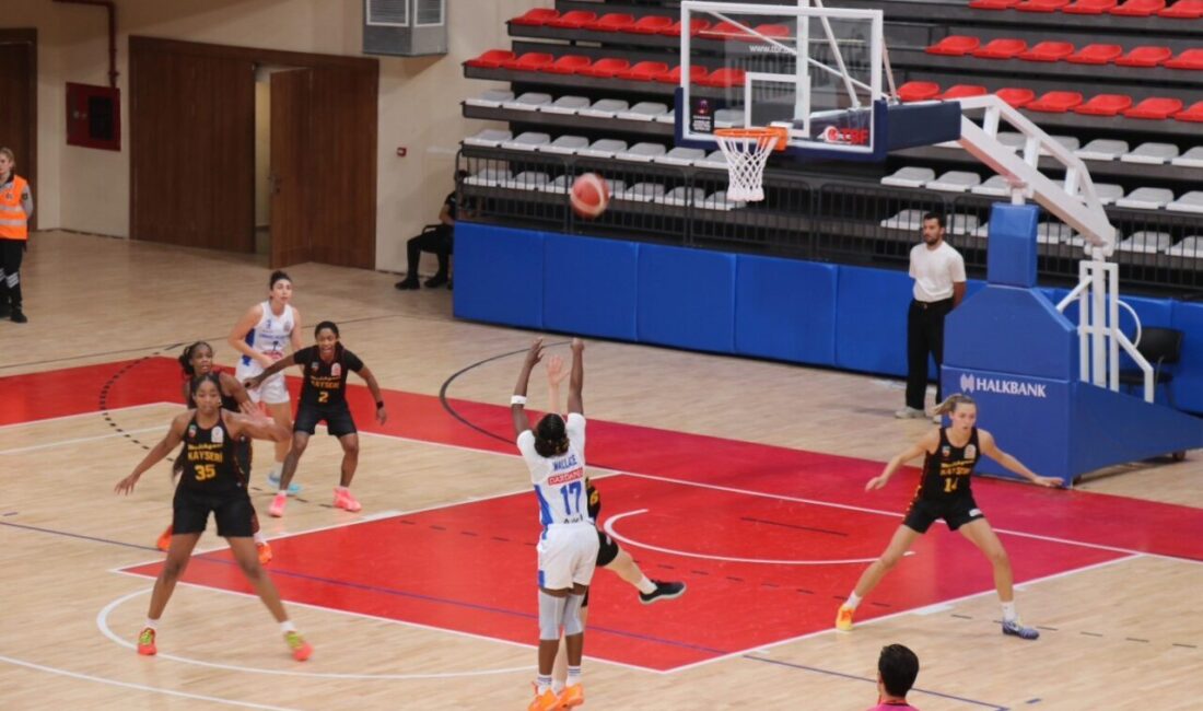 Türkiye Kadınlar Basketbol Süper Ligi'nin açılış maçında Melikgazi Kayseri Basketbol,