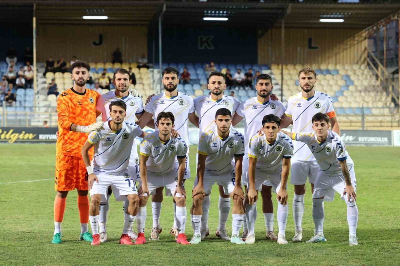 Menemen FK, Bursaspor’a 3-0 yenilerek 5 maçlık yenilmezlik serisini sonlandırdı