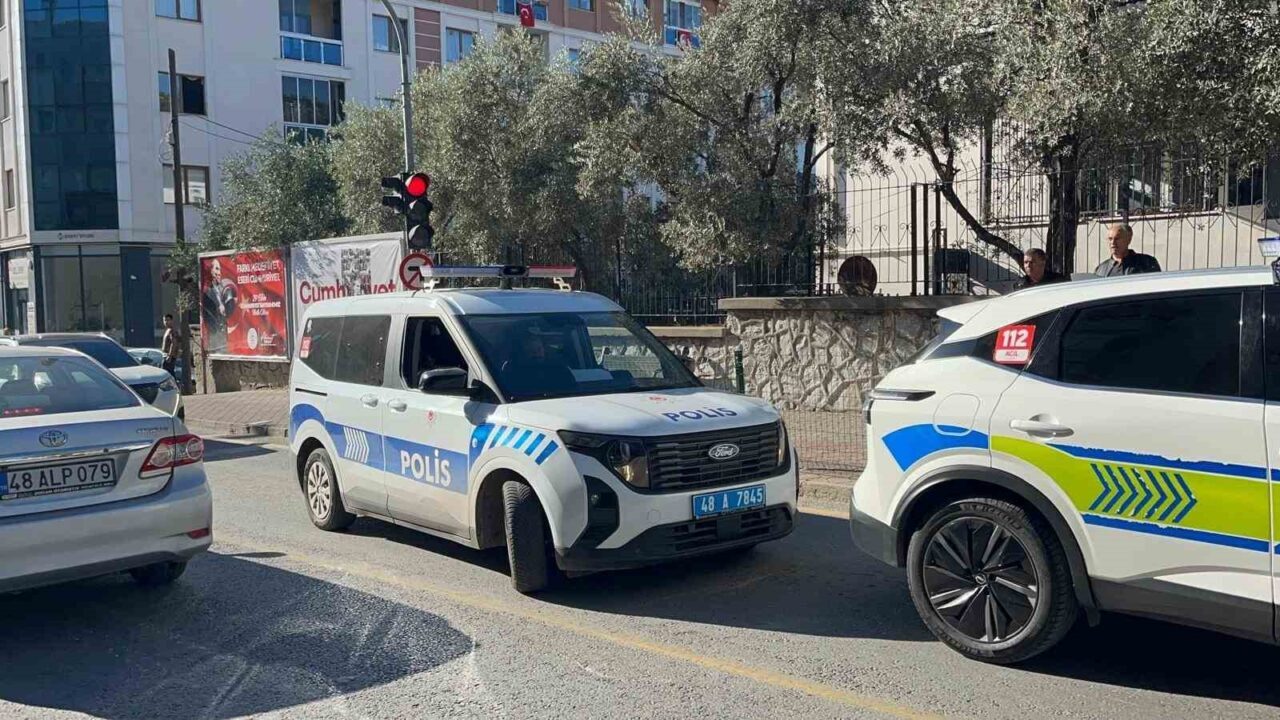 Muğla'nın Menteşe ilçesinde bir grup arasında çıkan çatışmada silah ve