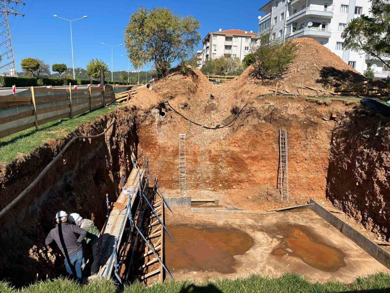 Muğla’nın Menteşe ilçesinde bir sulama deposu inşaatında keşfedilen tarihi mezarlarda