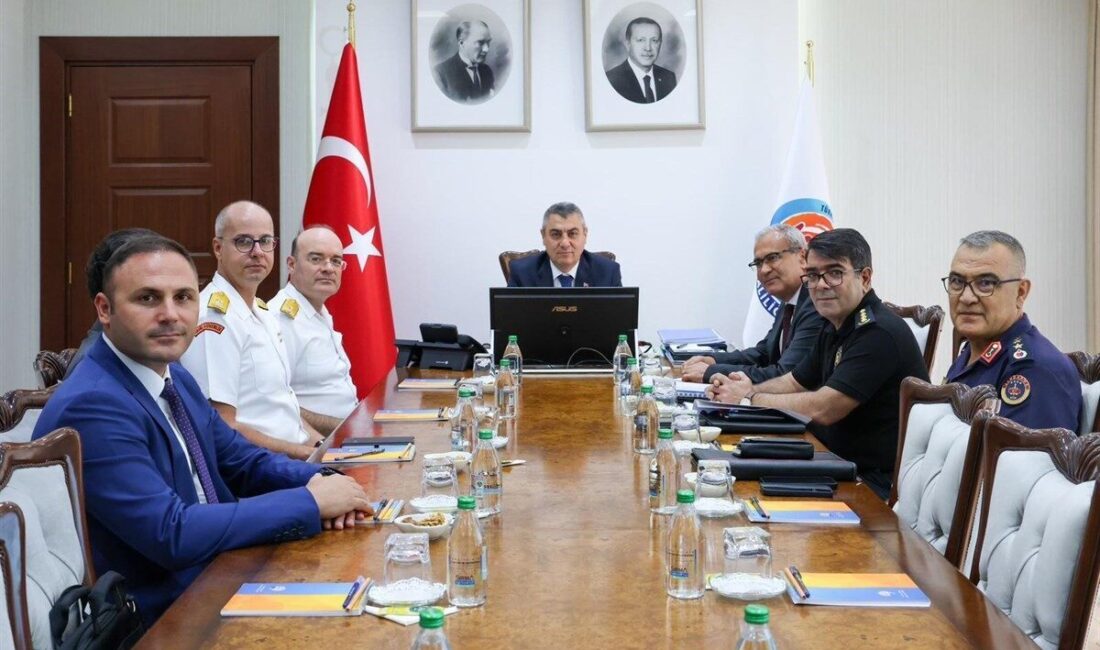 Mersin’de Son Bir Haftada 775 Kişi Suçlarından Dolayı Yakalandı Mersin’de son haftada gerçekleştirilen güvenlik operasyonlarında, çeşitli suçlardan aranan 775