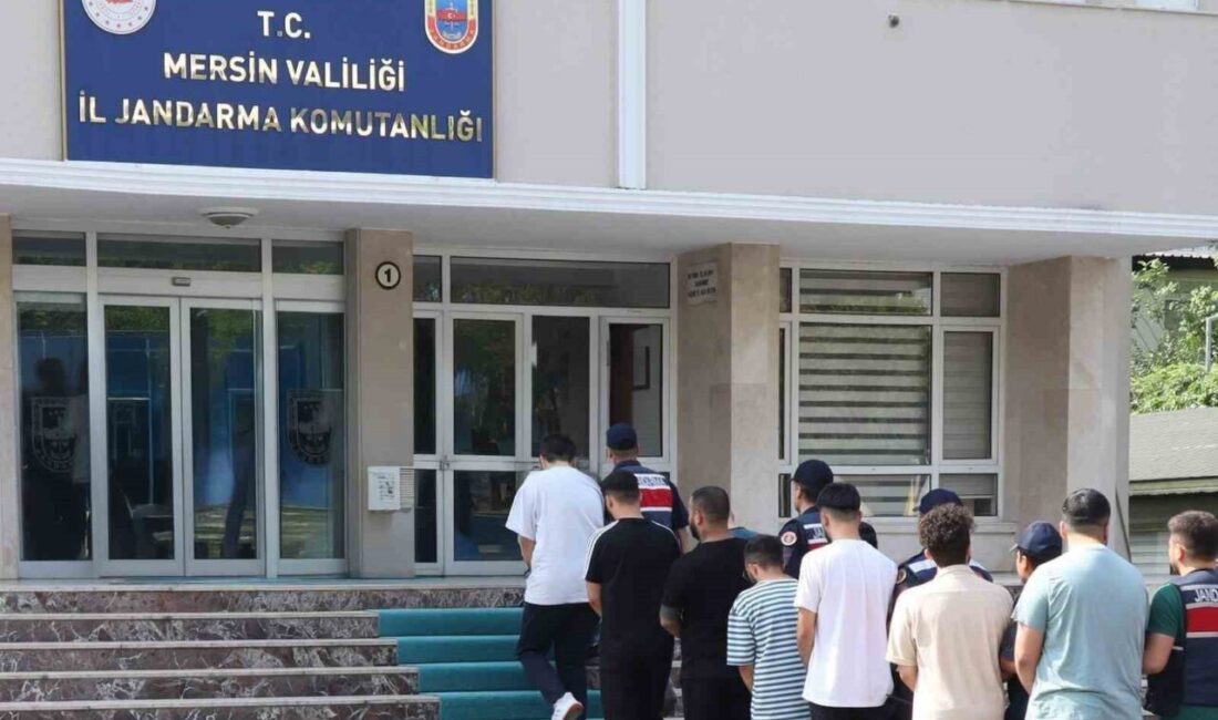 Mersin’de Jandarma Ekipleri, 14 Aranan Hükümlüyü Yakalayarak Cezaevine Gönderdi Mersin'deki jandarma ekipleri, Bozyazı, Erdemli, Mut ve Tarsus'ta düzenlediği operasyonlarla