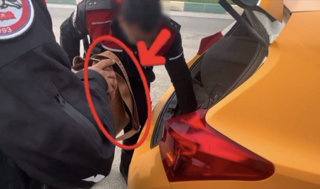 Mersin'de ziynet eşyası dolandırıcılığı yapan H.Y., Osmaniye'de bir ticari takside