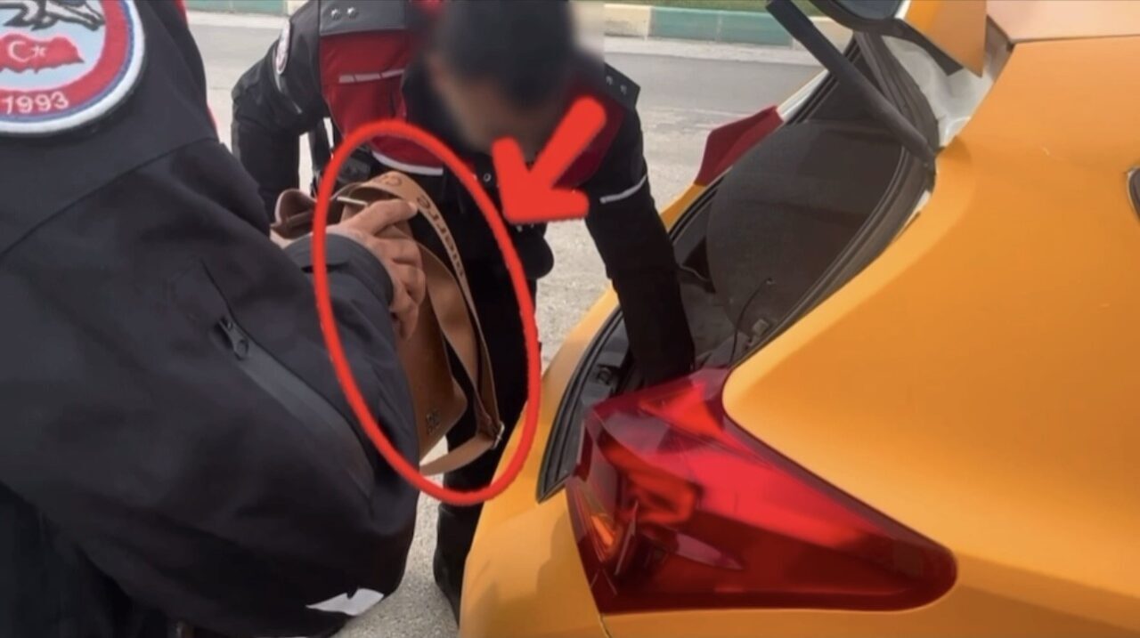 Mersin'de ziynet eşyası dolandırıcılığı yapan H.Y., Osmaniye'de bir ticari takside