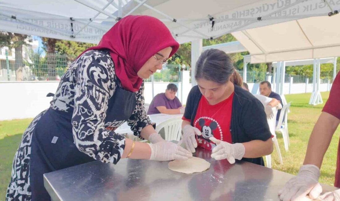 Mersin’de Özel Bireyler İçin Düzenlenen Pizza Yapım Etkinliği, Sosyal Becerileri Geliştiriyor Mersin Büyükşehir Belediyesi Engelsiz Yaşam Parkı'nda düzenlenen pizza yapım etkinliği,