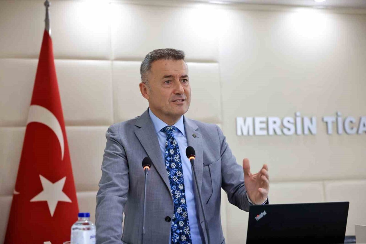 Mersin Ticaret ve Sanayi Odası'nda düzenlenen 'Hava Kargo Taşımacılığı Bilgilendirme