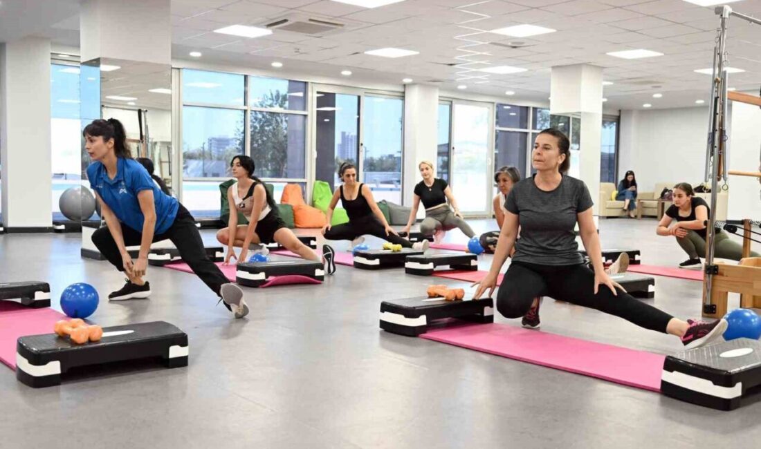Mersin Büyükşehir Belediyesi, kadınlara yönelik ücretsiz pilates kursları düzenliyor. Macit