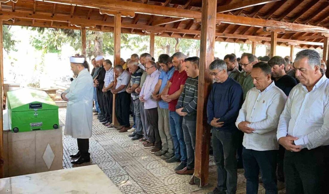 Mersin'in Erdemli ilçesinde tarım işçilerini taşıyan minibüsün şarampole düşmesi sonucu