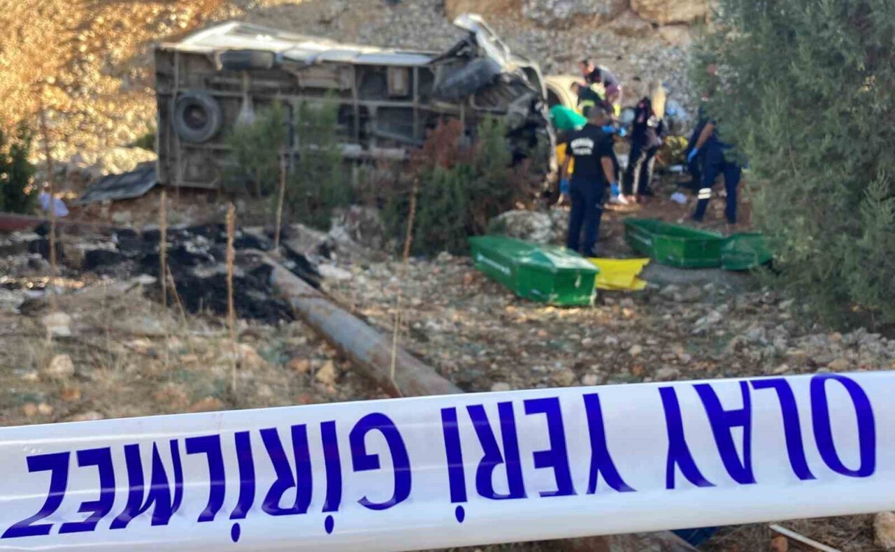 Mersin'in Erdemli ilçesindeki kazada, ehliyetsiz sürücü Cemal K. (19) yönetimindeki