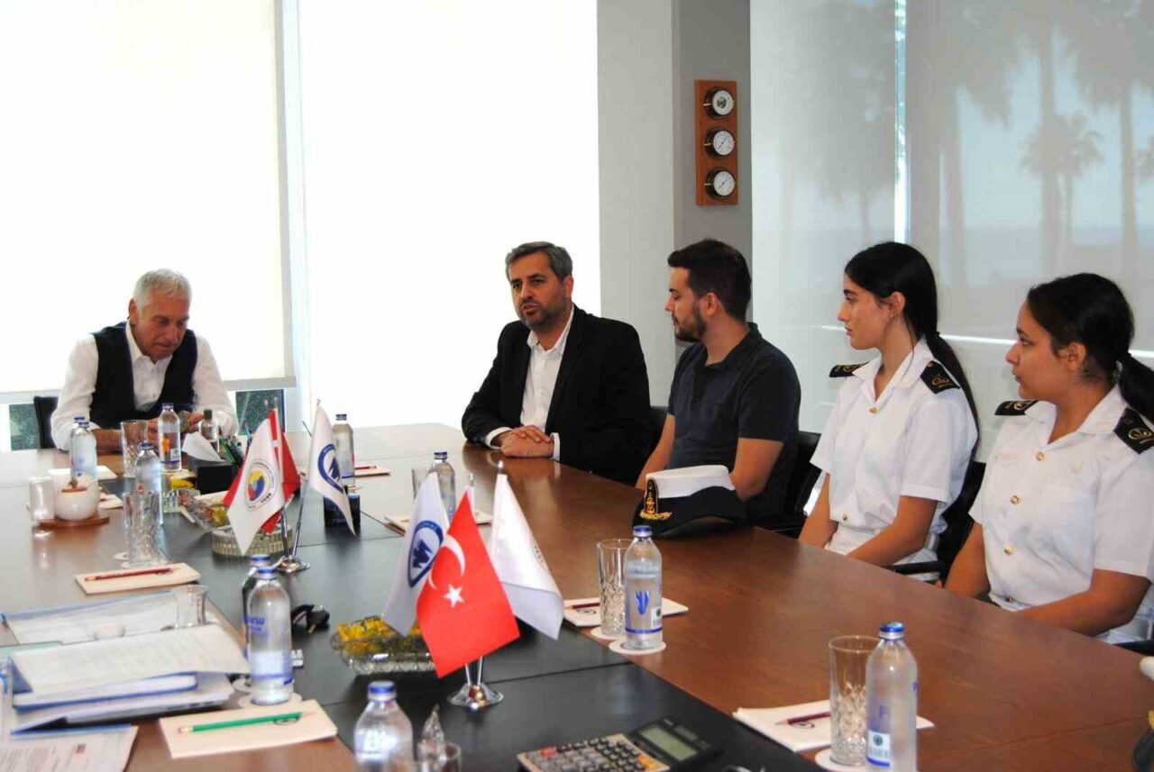 Mersinli Öğrenciler, İtalya’da Denizcilik Stajı Yapmak Üzere Yola Çıkıyor