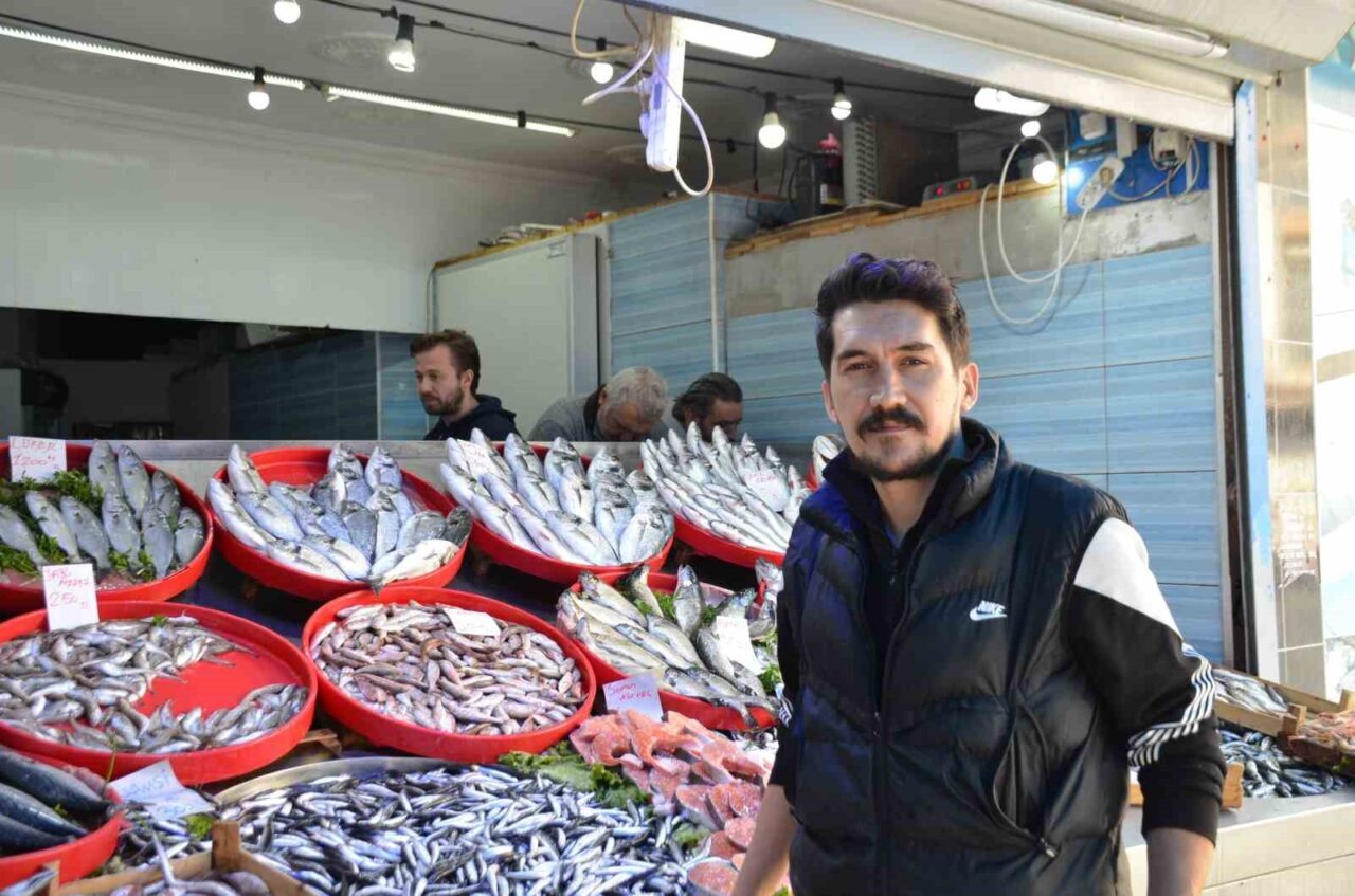 Bilecik'te balık sezonu, 1 Eylül itibarıyla av yasağının kalkmasıyla hareketlenirken,