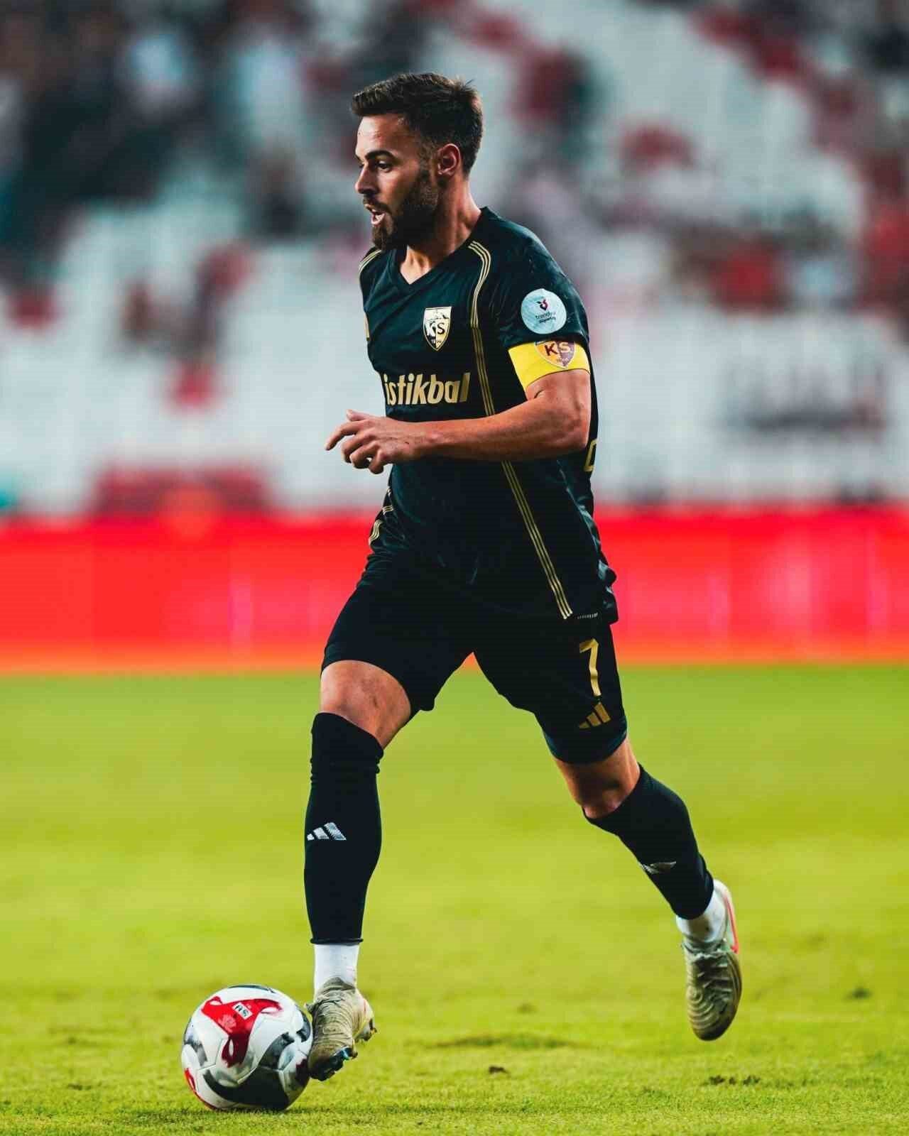 Kayserispor'un kaptanı Miguel Cardoso, Fatih Karagümrük ile oynanan maçta gördüğü