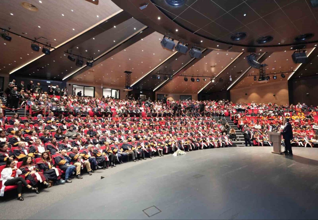 Milli Eğitim Bakanı Yusuf Tekin, üniversitelerin düşünce merkezi olması gerektiğini