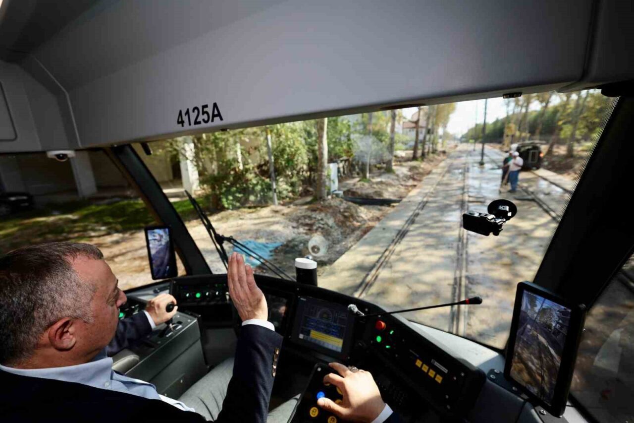 Kocaeli Büyükşehir Belediyesi, Alikahya-Stadyum Tramvay Hattı'nın ikinci etabını tamamladı. 3,8