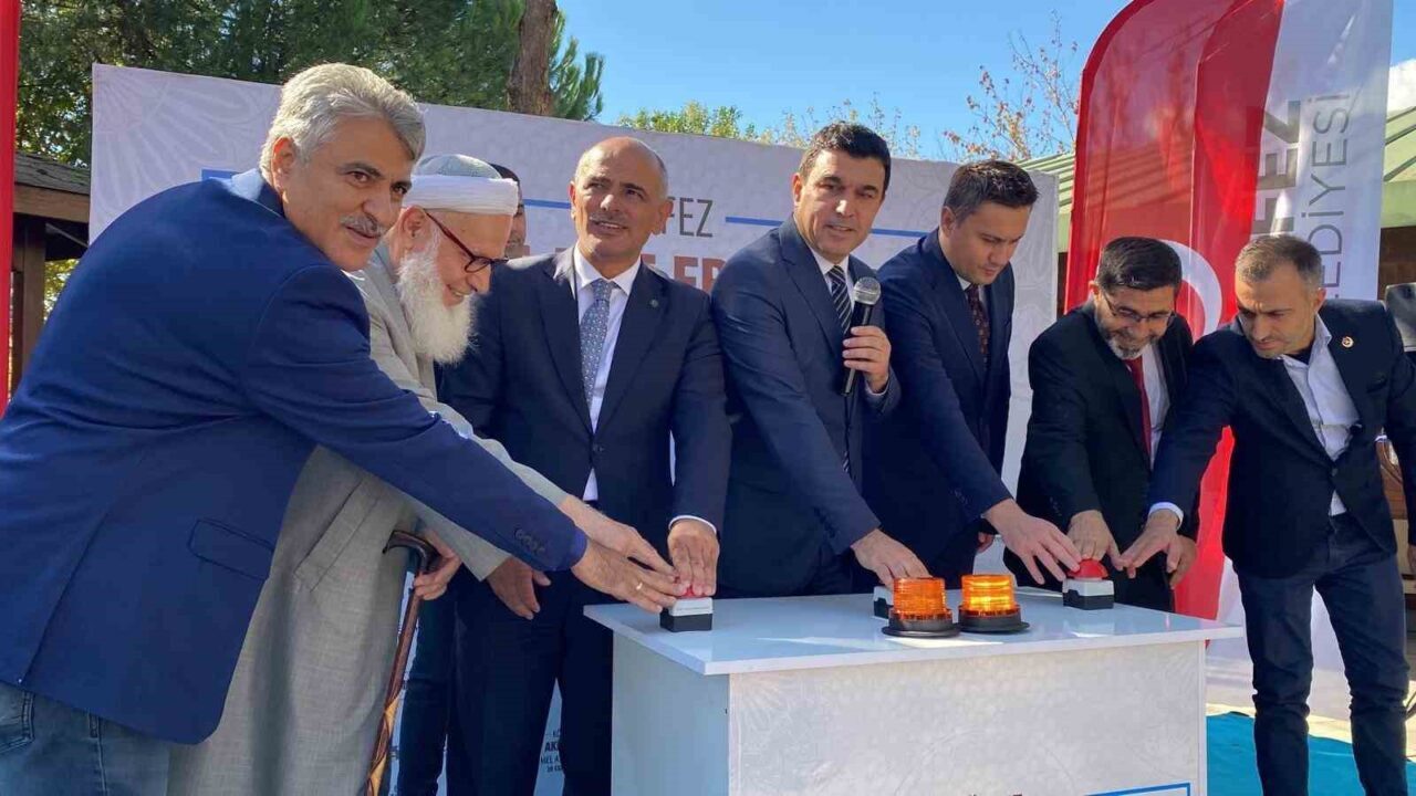 Körfez Mimar Sinan Mahallesi'nde eski caminin yerine yeni bir caminin