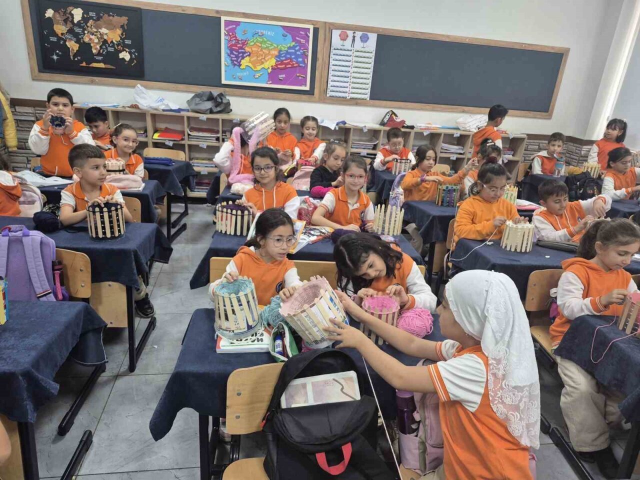 Tokat Cumhuriyet İlkokulu 3/A sınıfı öğrencileri, öğretmenleri Özlem Ayyıldız'ın liderliğinde