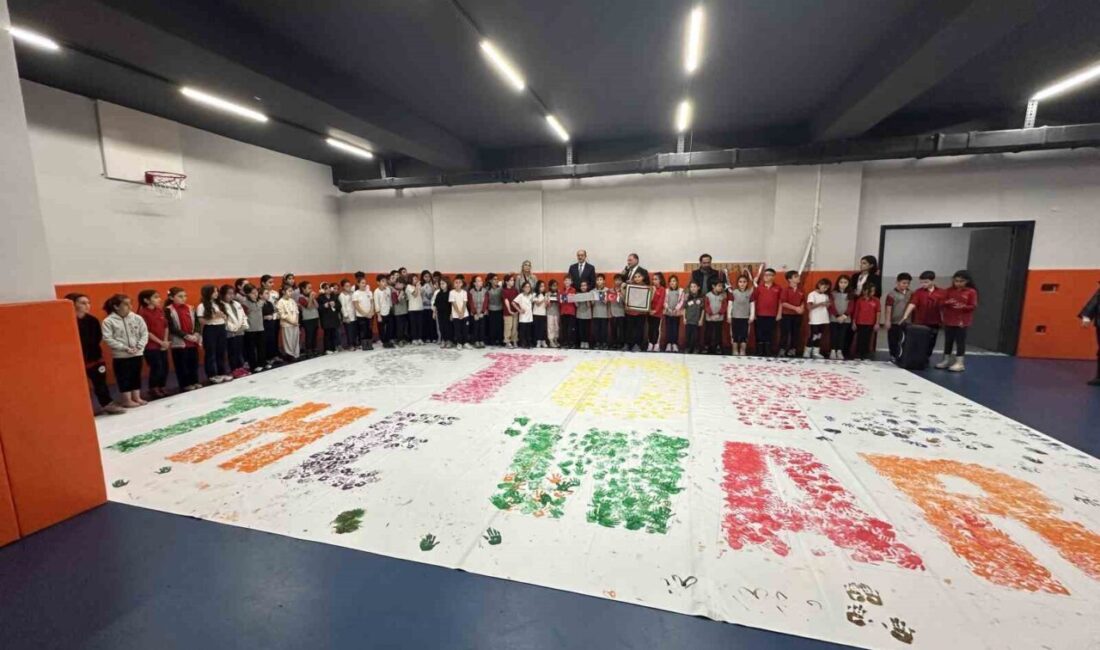 Ümraniye'de "Gazze İçin 1000 El" etkinliği, savaş mağduru çocuklara dikkat