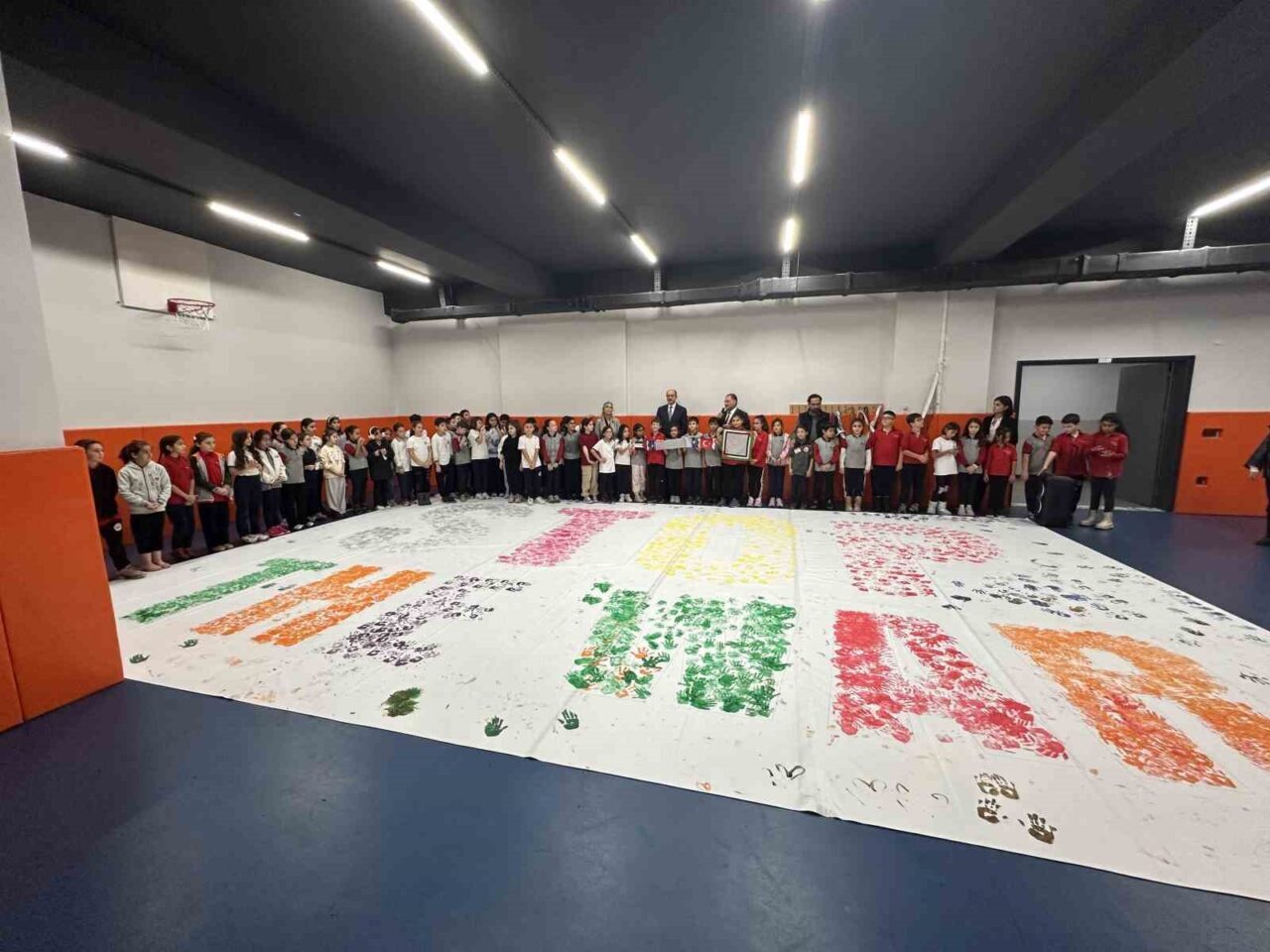 Ümraniye'de "Gazze İçin 1000 El" etkinliği, savaş mağduru çocuklara dikkat