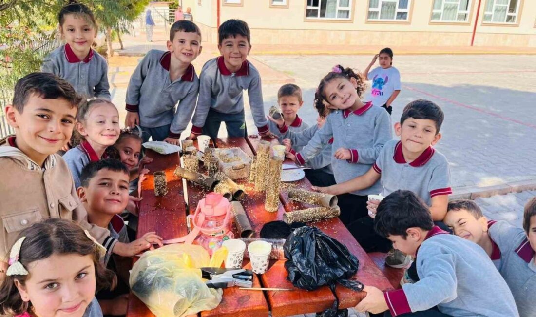 Sarıgöl’deki Anaokulu Öğrencileri, Sokak Hayvanları İçin Gönülden Yiyecek Hazırladı Manisa'nın Sarıgöl ilçesinde, Kızılçukur Şehit Ahmet Şılak İlköğretim Okulu ana