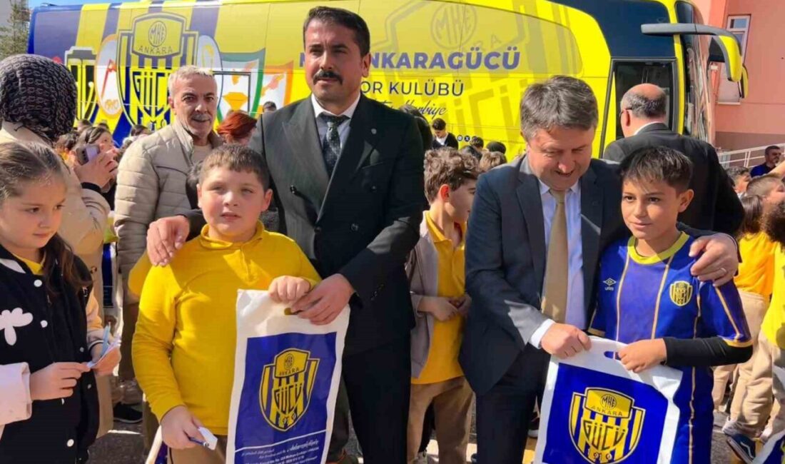 MKE Ankaragücü, Pursaklar’daki etkinlikle çocuklara spor sevgisini aşılamayı hedefliyor MKE Ankaragücü, Pursaklar Azmi Ertuğrul İlkokulu'nda düzenlediği etkinlikle öğrencilere spor