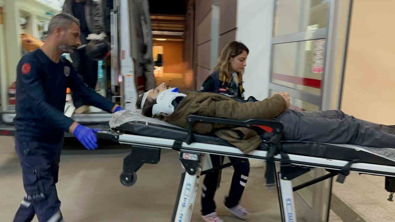 Adıyaman'da Eğriçay Köprüsü civarında bir motosiklet devrildi. Kazada Ahmet Ü.