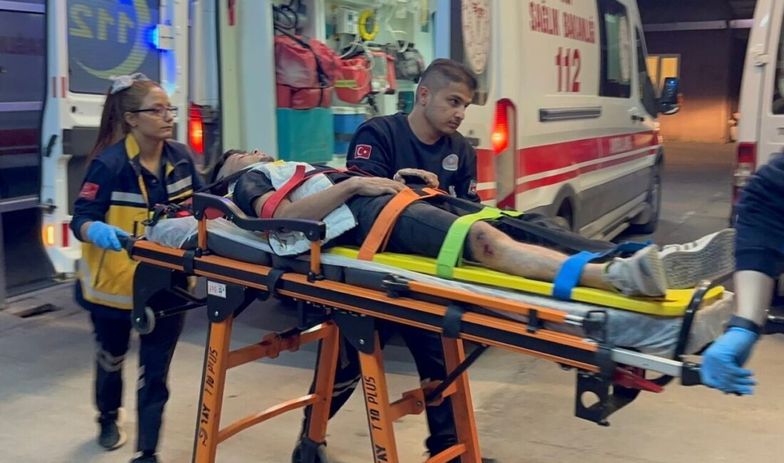 Adıyaman’da motosikletin tır ile çarpışması sonucu bir kişi yaralandı Adıyaman'ın Kayalık Mahallesi'nde motosiklet ile tırın çarpışması sonucu S.Ç. yaralandı.