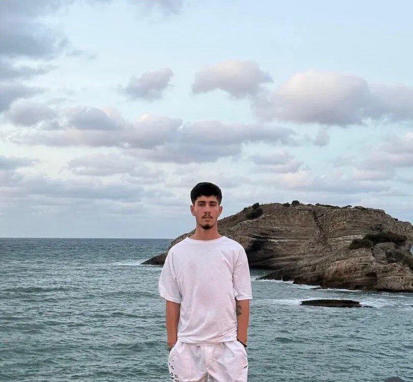 Kocaeli'nin Derince ilçesinde 19 yaşındaki Arda Aydın, motosiklet kazasında ağır