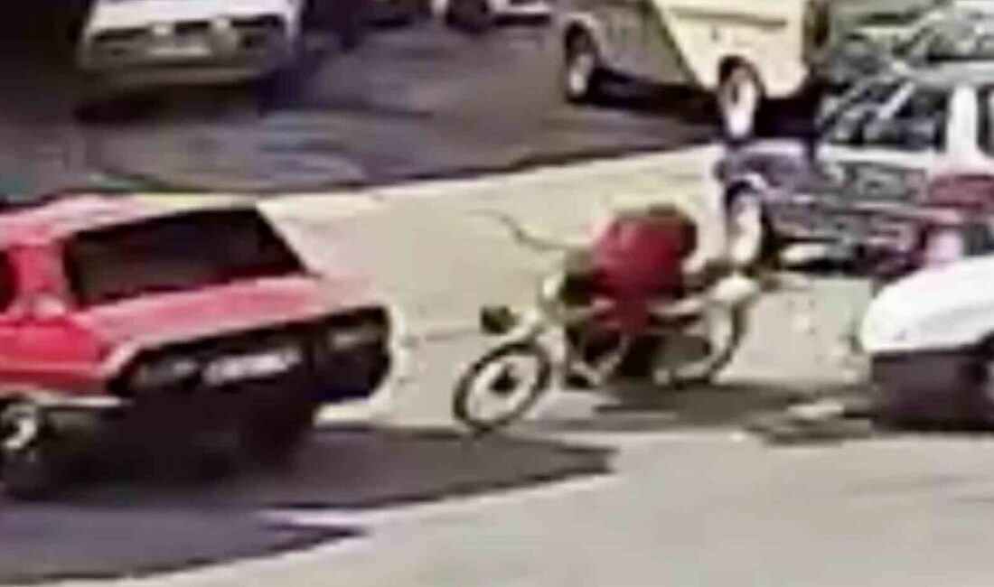 Aksaray’da Motosiklet Kazasında Ağır Yaralanan Genç Sürücünün Durumu Ciddi Aksaray'da 15 yaşındaki E.Y., önüne çıkan otomobile çarpmamak için manevra