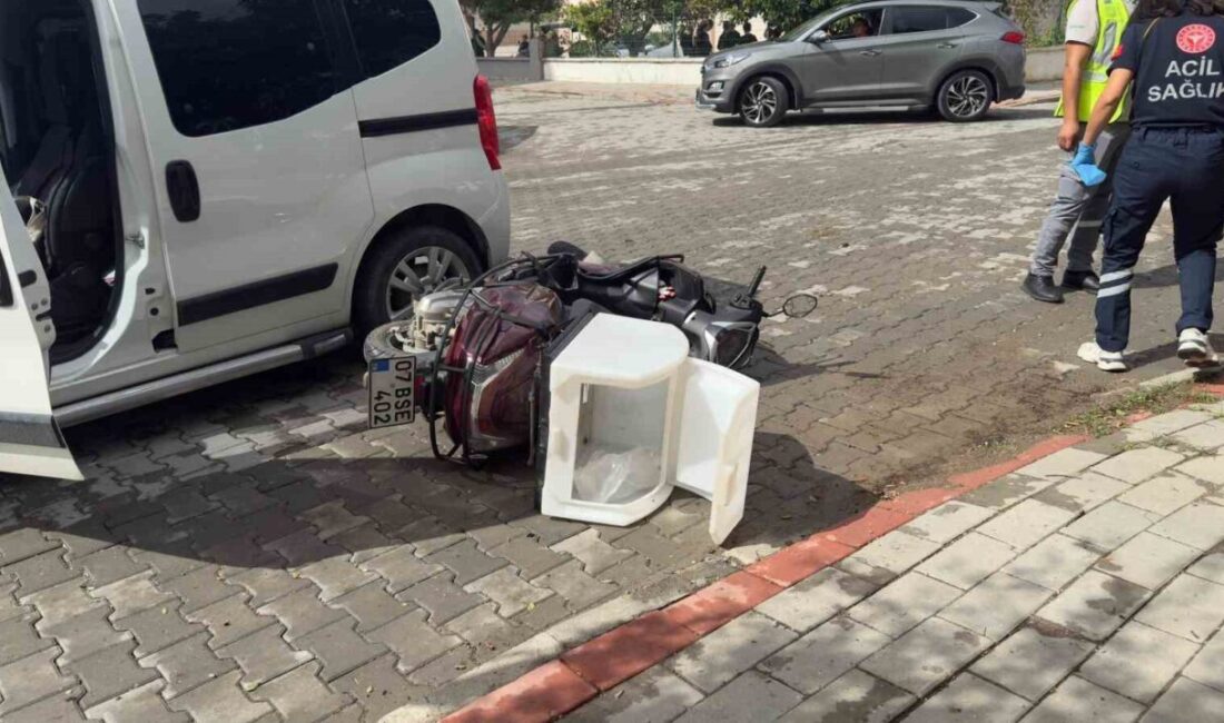 Antalya'nın Gazipaşa ilçesinde motosiklet ve hafif ticari aracın çarpışması sonucu
