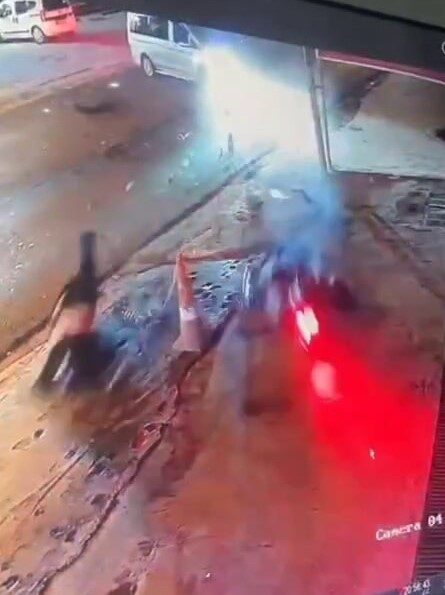 Sakarya'nın Sapanca ilçesinde Y.K. yönetimindeki hafif ticari araç, manevra yaparken