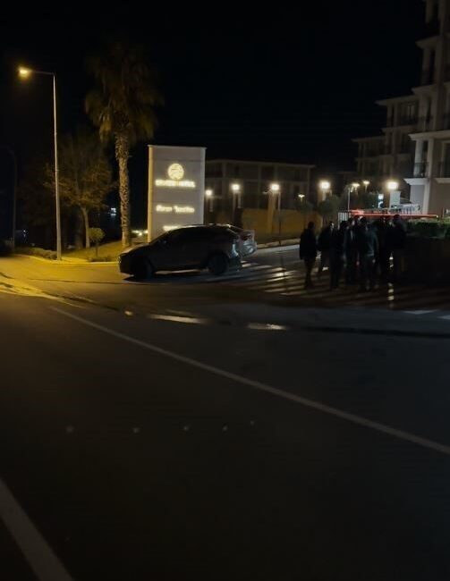 Beylikdüzü’nde motosikletli saldırganlar, Şafak Ç. ve arkadaşlarının bulunduğu otomobili kurşunladı.