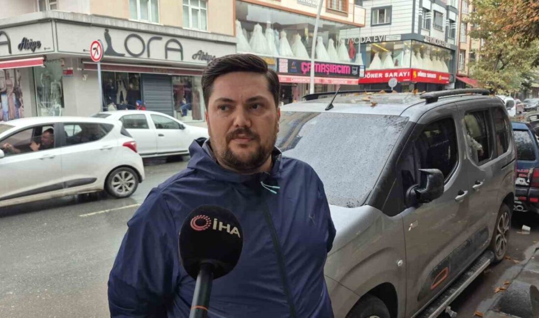 Sultangazi'de bir motosiklet, yolun karşısına geçmeye çalışan bir kadına çarparak