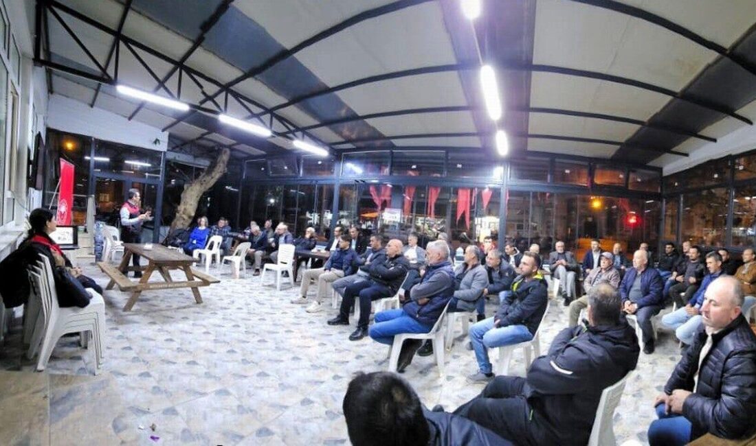 Mudanya’nın Kaymakoba Mahallesi'nde düzenlenen eğitimde, zeytin ve incir üreticilerine doğru