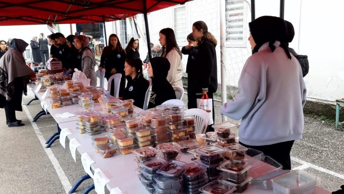 Mudurnu Anadolu İmam Hatip Lisesi öğrencileri, Gazze'deki çocuklara yardım için