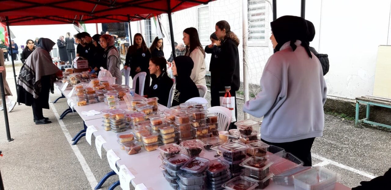 Mudurnu Anadolu İmam Hatip Lisesi öğrencileri, Gazze'deki çocuklara yardım için