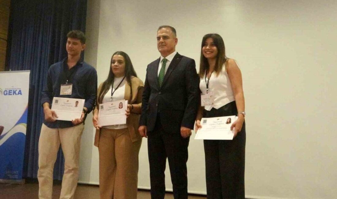 Muğla'da düzenlenen Apiterapi Ürünleri Üretimi Eğitimi'nin sertifika töreninde, Vali Dr.