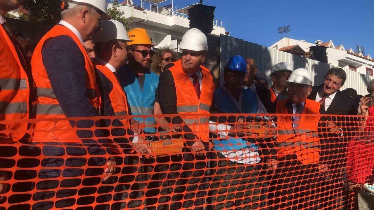 Muğla Valisi Dr. İdris Akbıyık, hayırsever İsmet Tekin Alp tarafından