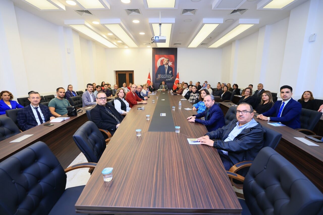 Muğla Valiliği'nde düzenlenen CİMER eğitim toplantısında, sistemin işleyişi ve güncel