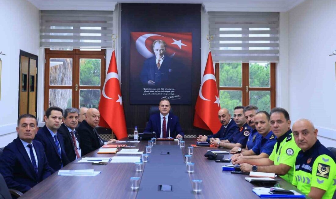 Muğla'da, Vali Dr. İdris Akbıyık başkanlığında yapılan toplantıda, karayollarındaki hız