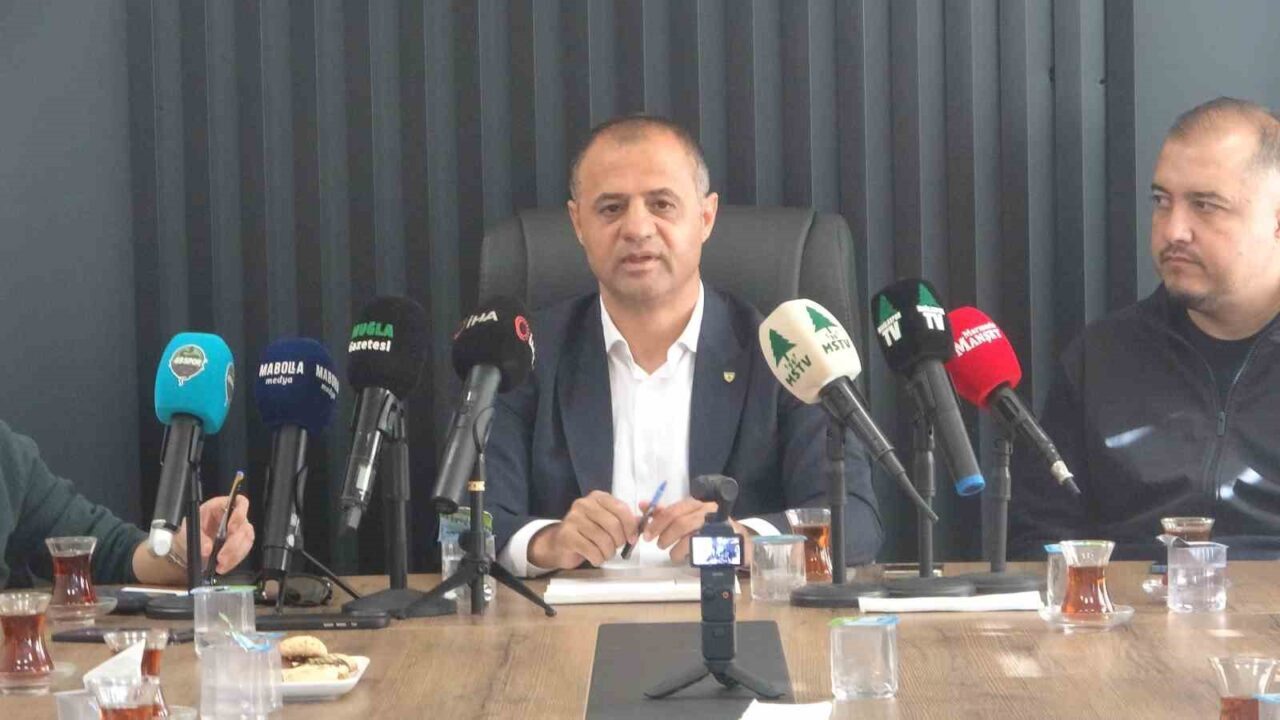 Muğlaspor Kulübü Başkanı Menaf Kıyanç, Muğla Atatürk Stadyumu’nun yeniden düzenlenmesi