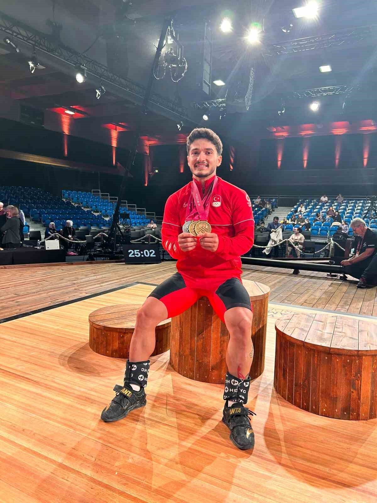 Norveç'teki Dünya Halter Şampiyonası'nda milli sporcu Muhammed Furkan Özbek, 65