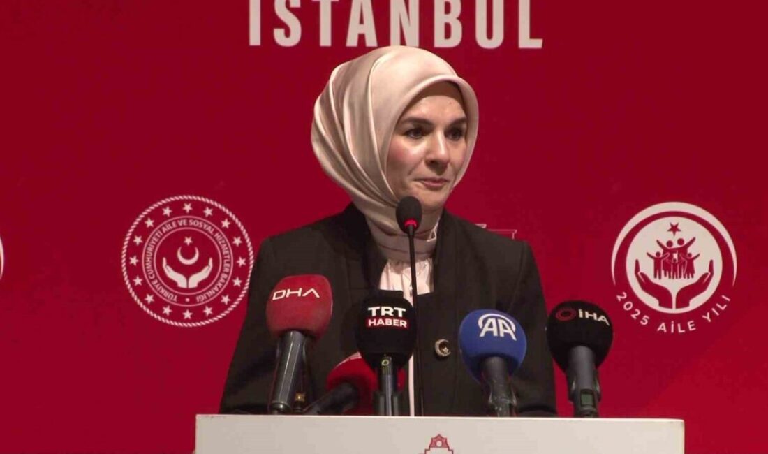 Aile ve Sosyal Hizmetler Bakanı Mahinur Özdemir Göktaş, muhtarların aile
