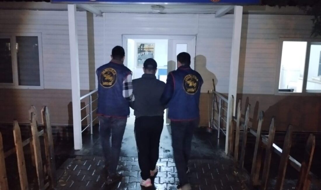 Muş’ta JASAT Ekipleri, 17 Yıl Hapis Cezası Bulunan Hükümlüyü Metruk Binada Yakaladı Muş'ta Jandarma Suç Araştırma Timi (JASAT), "Uyuşturucu veya Uyarıcı Madde