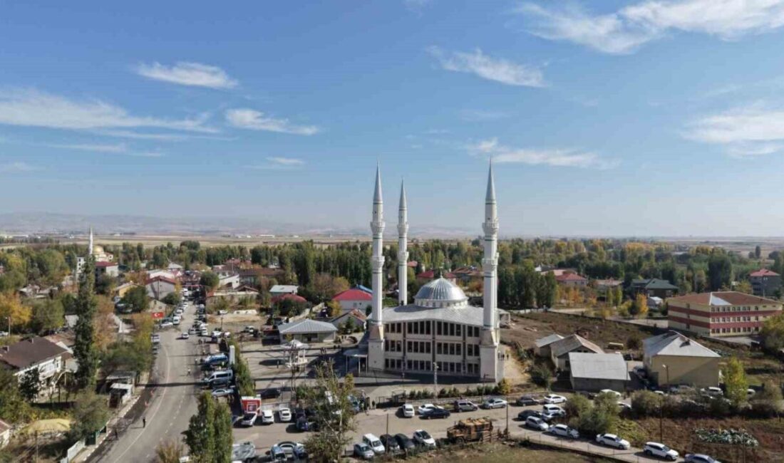 Muş ve Siirt’teki İki Aile Arasındaki 8 Yıllık Husumet, Barış Töreniyle Sonlandırıldı Muş'un Bulanık ilçesindeki Tepe ailesi ile Siirt'in Tillo ilçesindeki Balcı