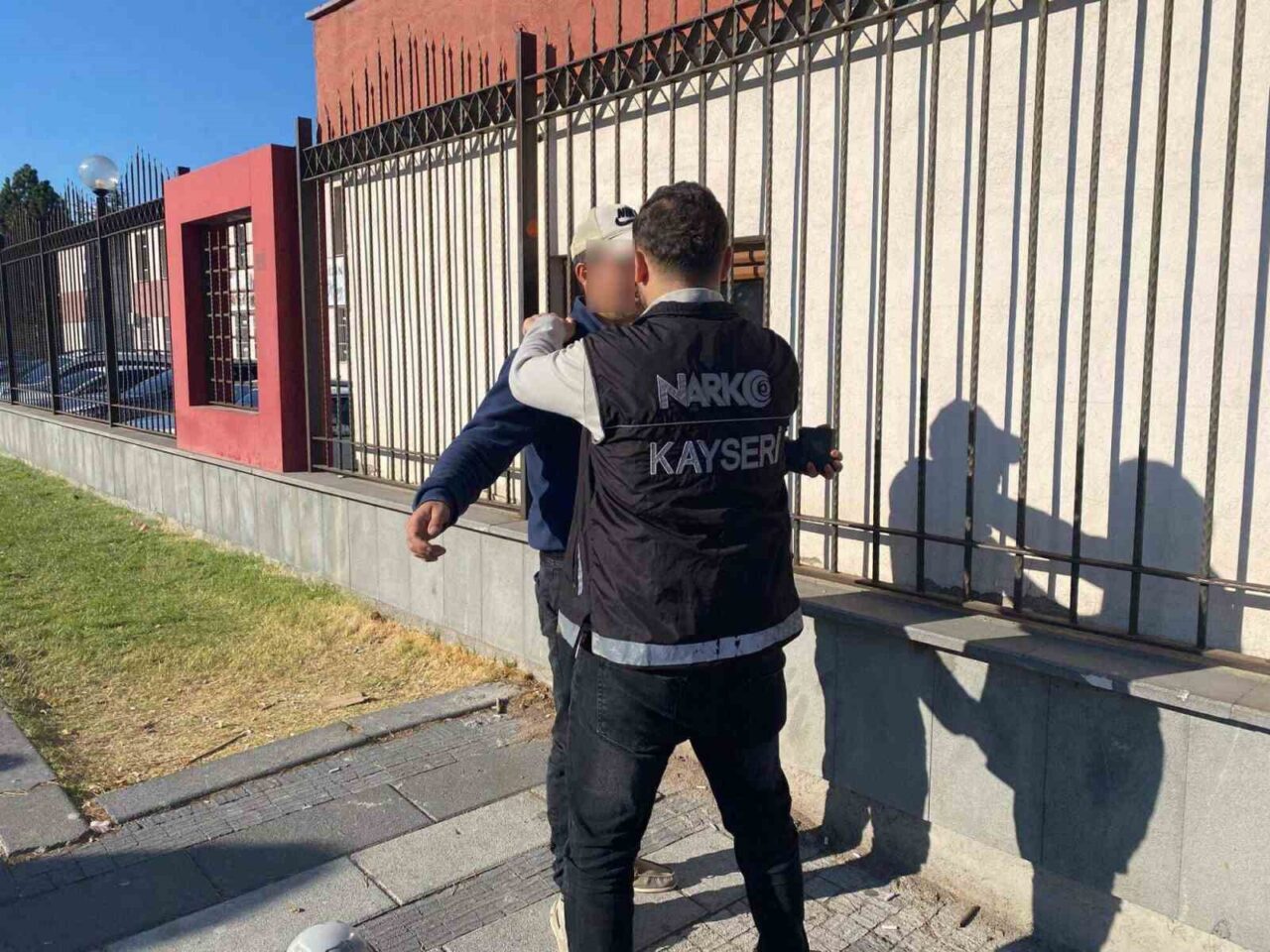 Kayseri İl Emniyet Müdürlüğü, Narkotik Suçlarla Mücadele Şube Müdürlüğü ekipleriyle