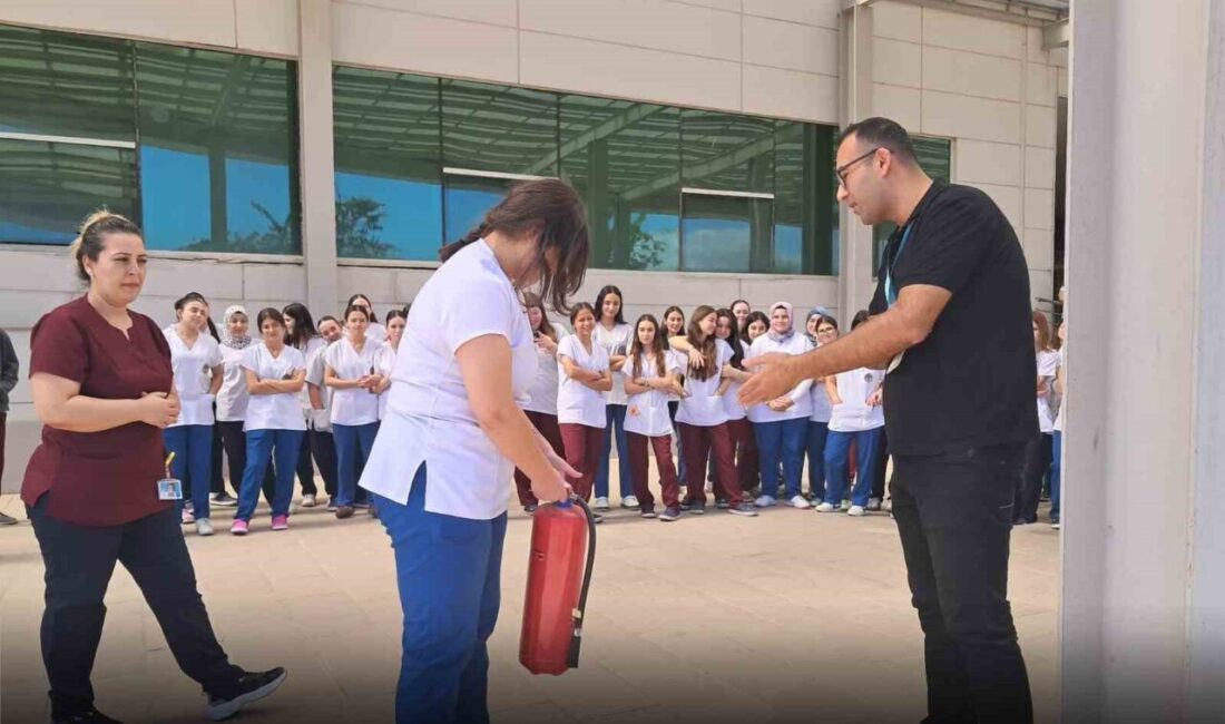 Nazilli Devlet Hastanesi'nde staj yapan öğrenciler, Aytunç Çumralı'nın eğitimiyle yangın